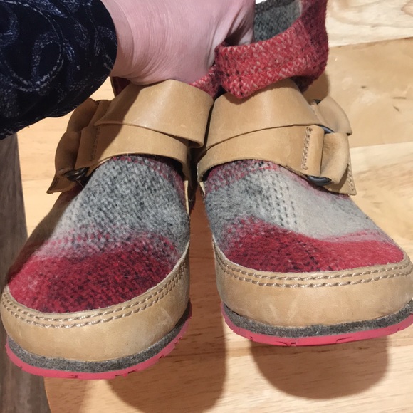 Sorel Yaquina II Boots Red Plaid Wool Size 6.5 - Picture 5 of 11